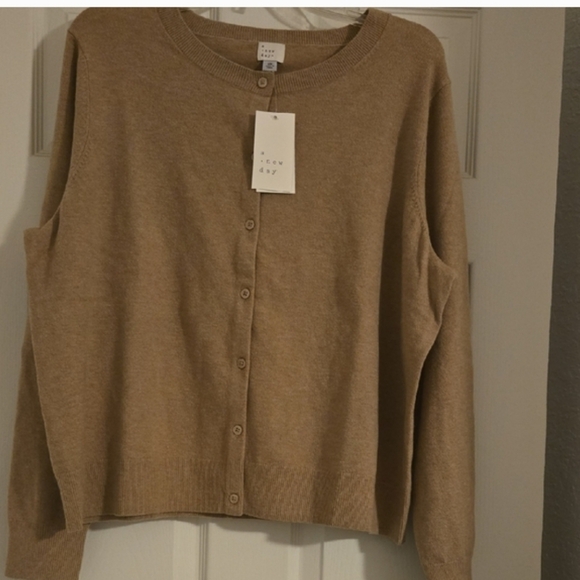 A New Day Tan Button Cardigan 1X Neutral Lightweight Basic NWT - Picture 4 of 4
